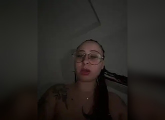 Cette française t'attend en live !