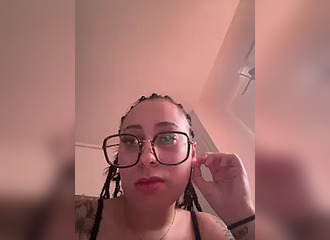 Cette française t'attend en live !